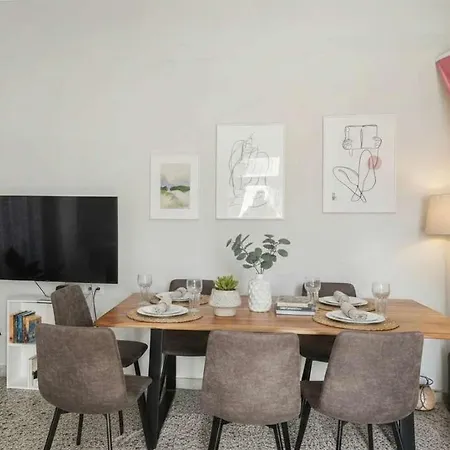 Stylish Maisonette With Beautiful Terrace Vakantiehuis